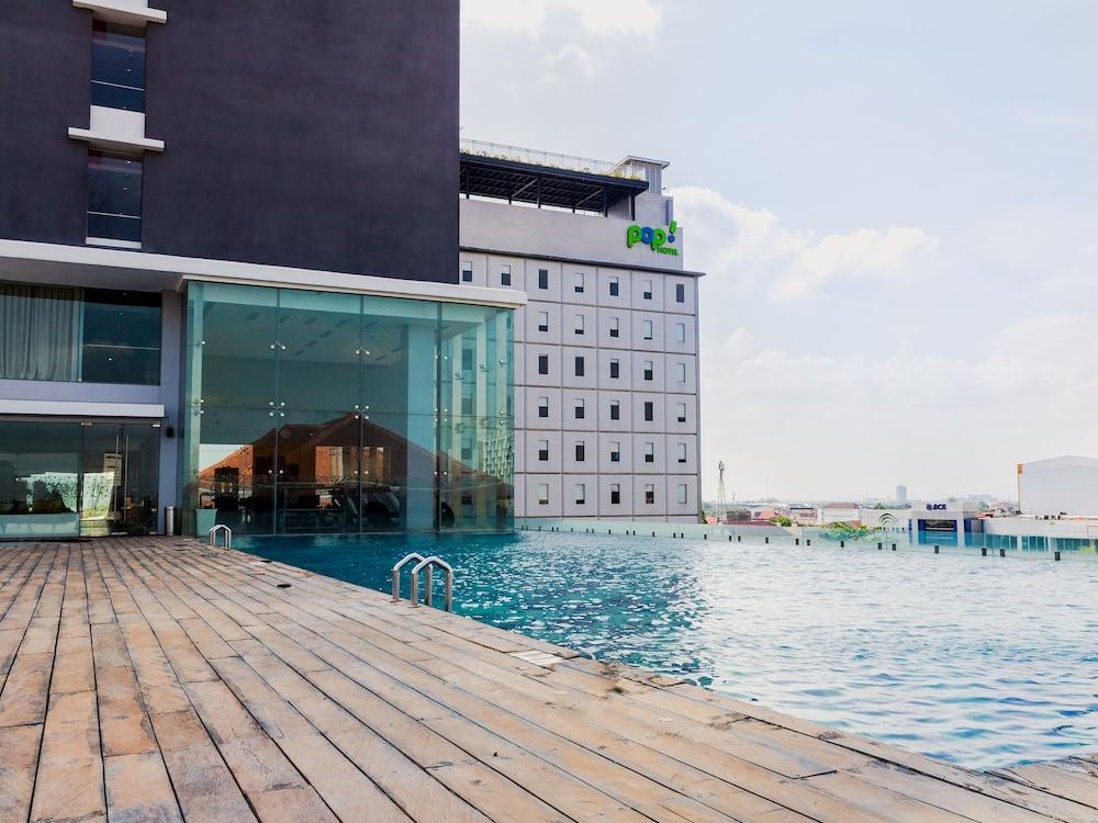 Harris & Conventions Hotel
